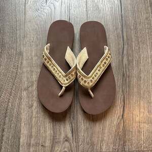 Women's Flatform Flip Flop Sandal Brown/Gold